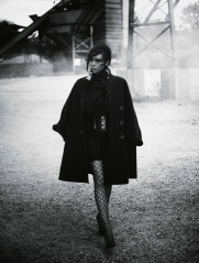 Victoria Beckham by Boo George for Vogue Germany November 2015 фото №1178660