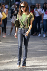 Victoria Beckham Casual Style фото №1079048