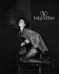 Zendaya by David Sims for Valentino Campaign || Fall 2021  фото №1297410