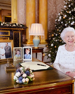 Фото 63057 к новости Елизавета II поздравила британцев с Рождеством
