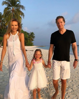 Наташа Поли с дочерью Александрой Кристиной и мужем Питером Баккером
