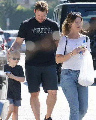 Крис Пратт с сыном и Кэтрин Шварценеггер