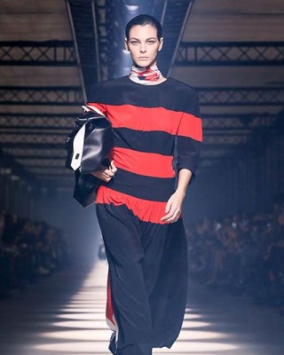 Фото 71967 к новости На Неделе моды в Париже прошел показ Givenchy
