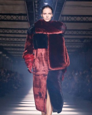 Фото 71971 к новости На Неделе моды в Париже прошел показ Givenchy