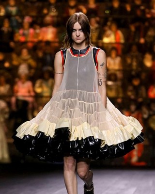 Фото 72010 к новости Показ Louis Vuitton на Неделе моды в Париже