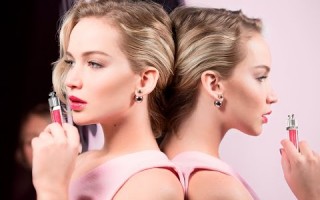 Дженнифер Лоуренс снялась в рекламе блеска для губ Dior
