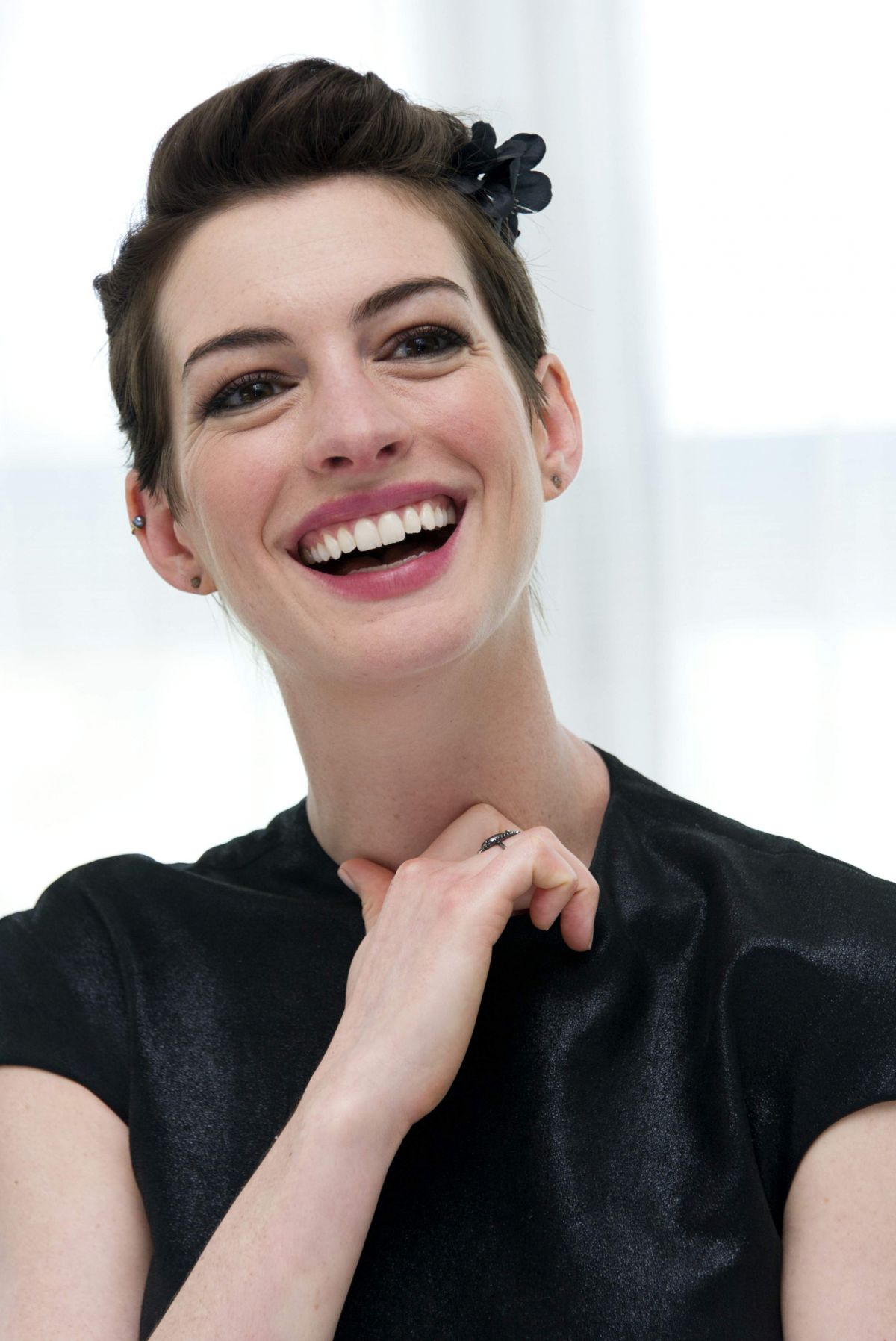 Anne hathaway фото