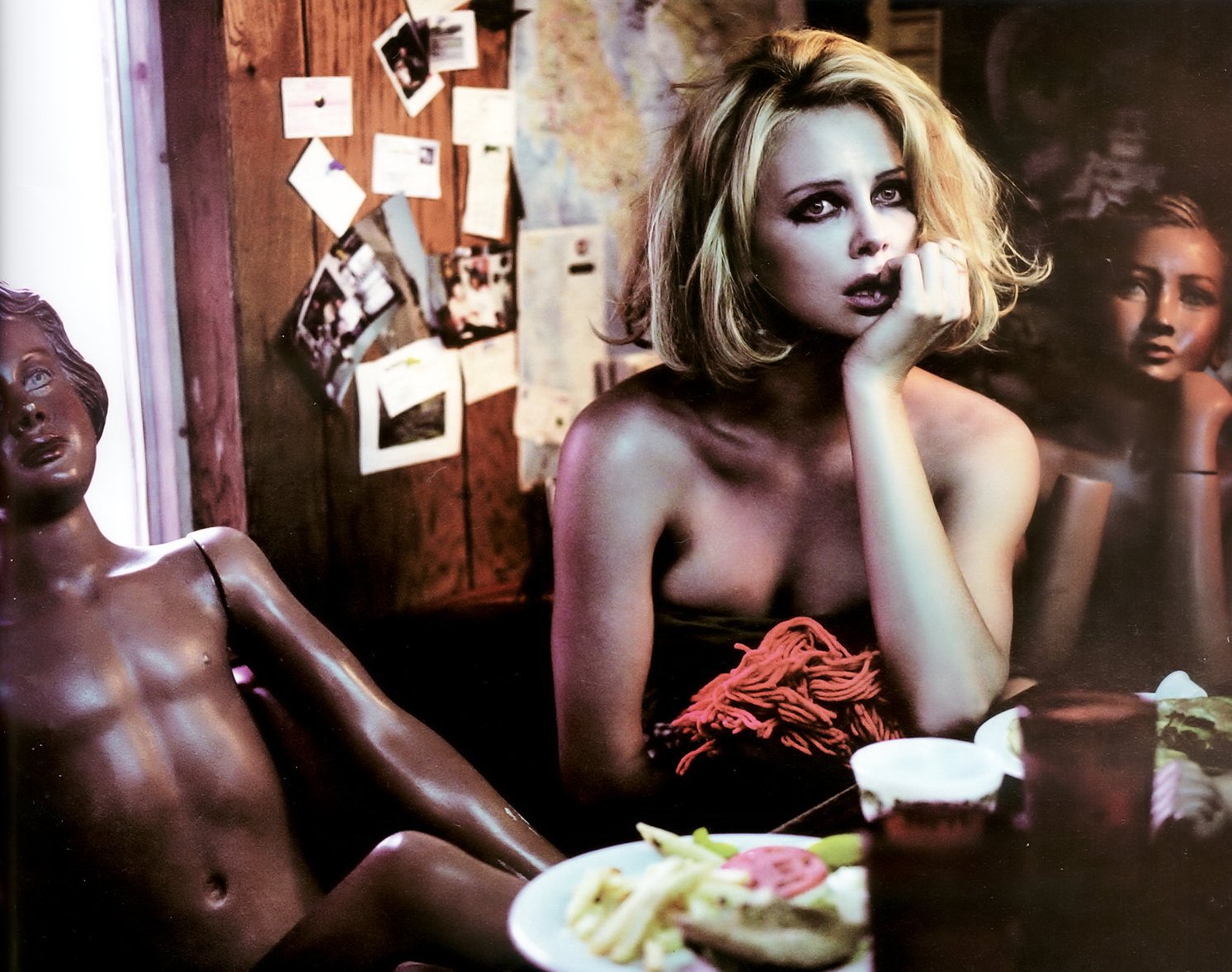 http://www.theplace.ru/archive/charlize_theron/img/charlizetheronflaunt3.jpg