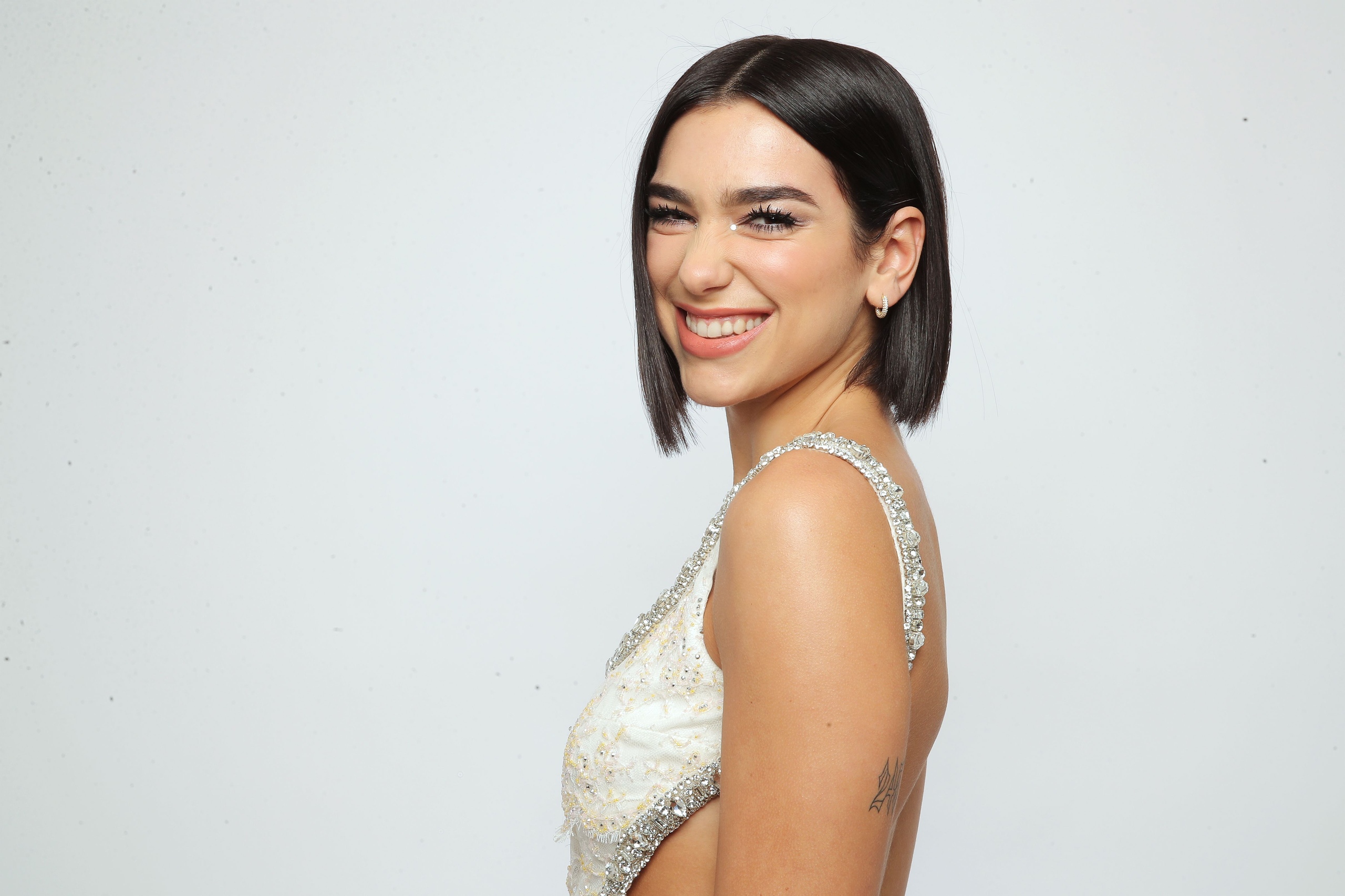 Dua lipa обои на телефон