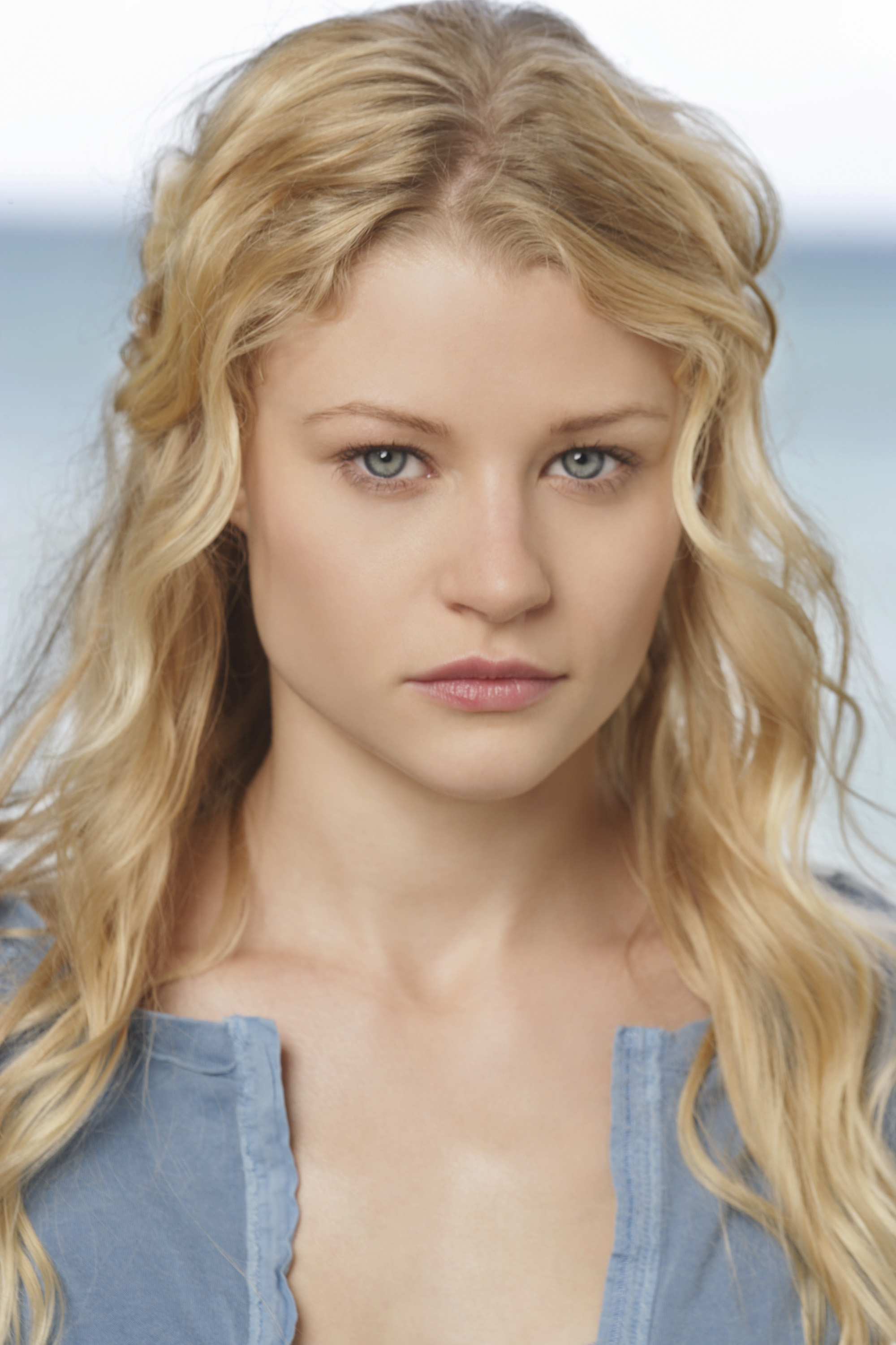 Эмилия Дэ Равин Emilie De Ravin фото