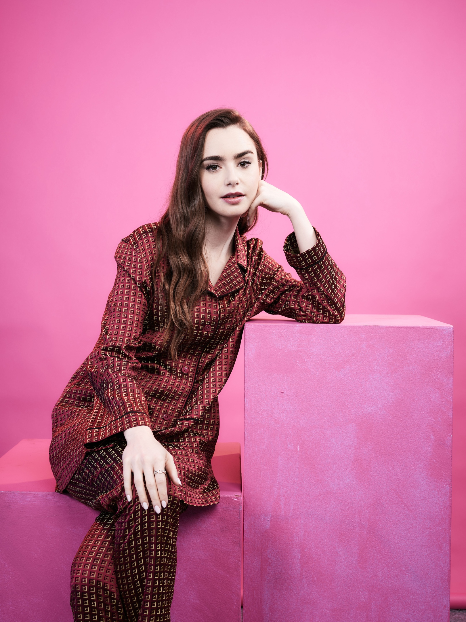 Лили Коллинз Lily Collins фото №1158405 Lily Collins – Deadline