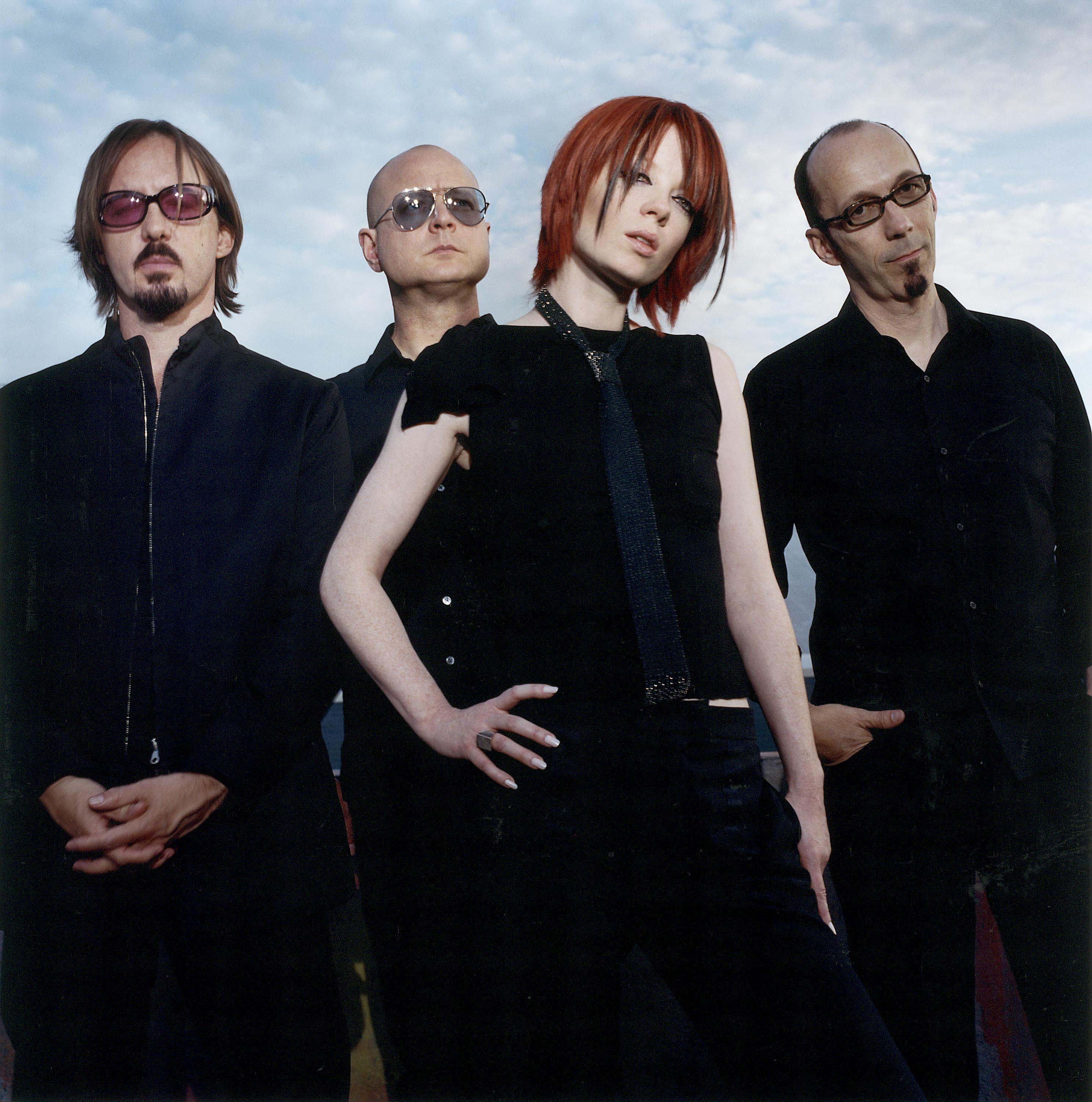 http://www.theplace.ru/archive/shirley_manson/img/garbage1.jpg