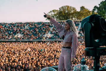 Anne-Marie - Dublin Show at Phoenix Park 05/16/2018 фото №1076555