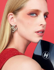 Abby Champion - Chanel Makeup Spring-Summer 2023 фото №1367009