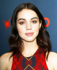 Adelaide Kane фото №748446