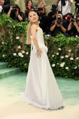 Ariana Grande – Met Gala 2024 фото №1394738