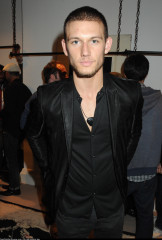 Alex Pettyfer фото №195131