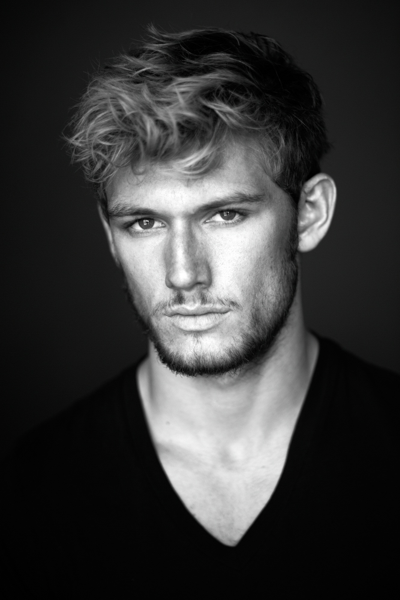 Алекс Петтифер (Alex Pettyfer)