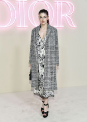 Alexandra Daddario – Dior Fall 2024 Fashion Show in New York фото №1393361