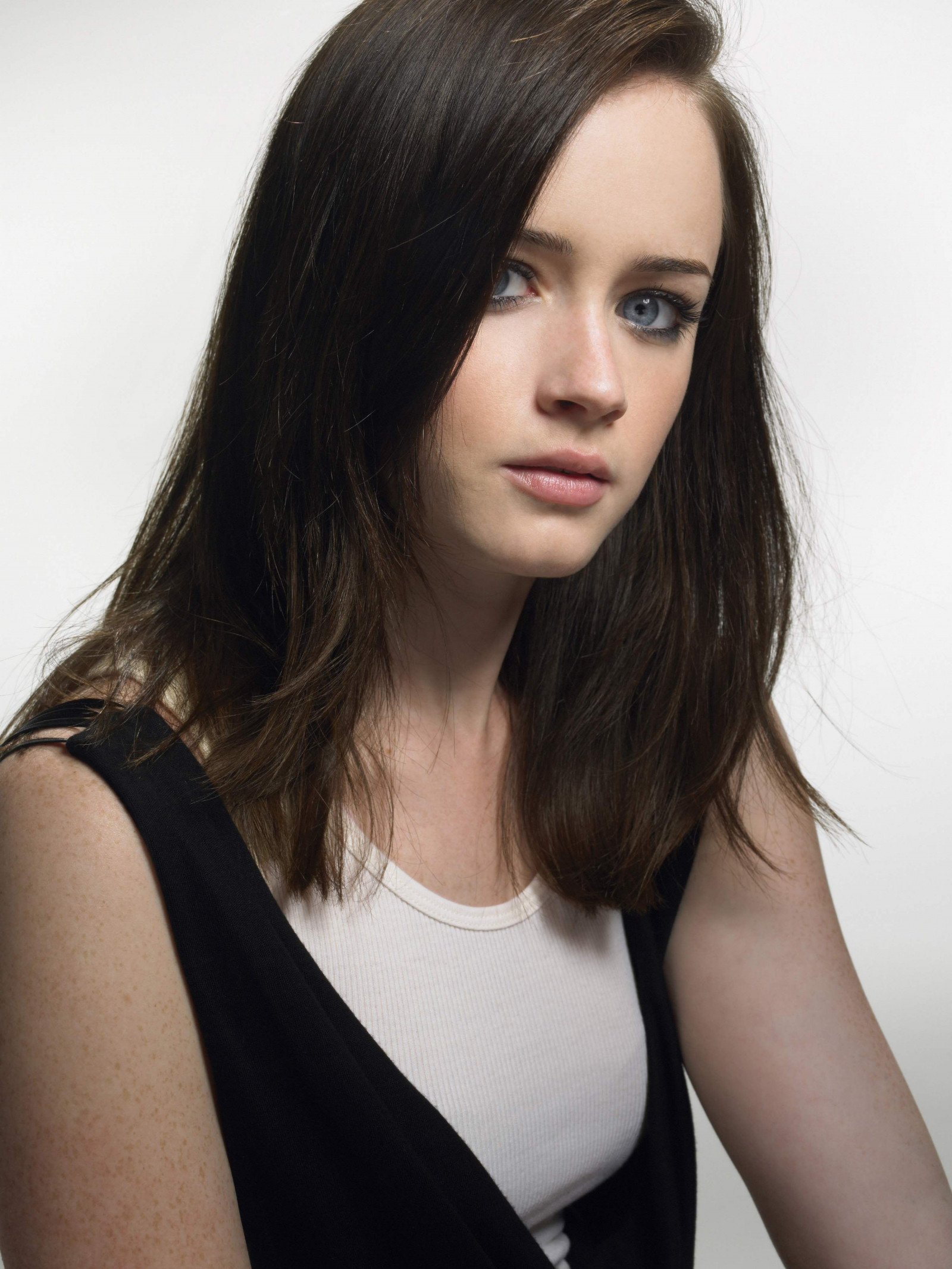 alexis bledel no makeup