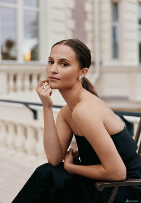 Alicia Vikander by Emilio Madrid for DuJour, 76th Cannes Film Festival 05/19/23 фото №1389518