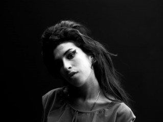 Amy Winehouse фото №411396