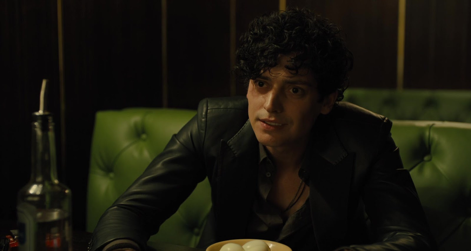 Анайрин Барнард (Aneurin Barnard)