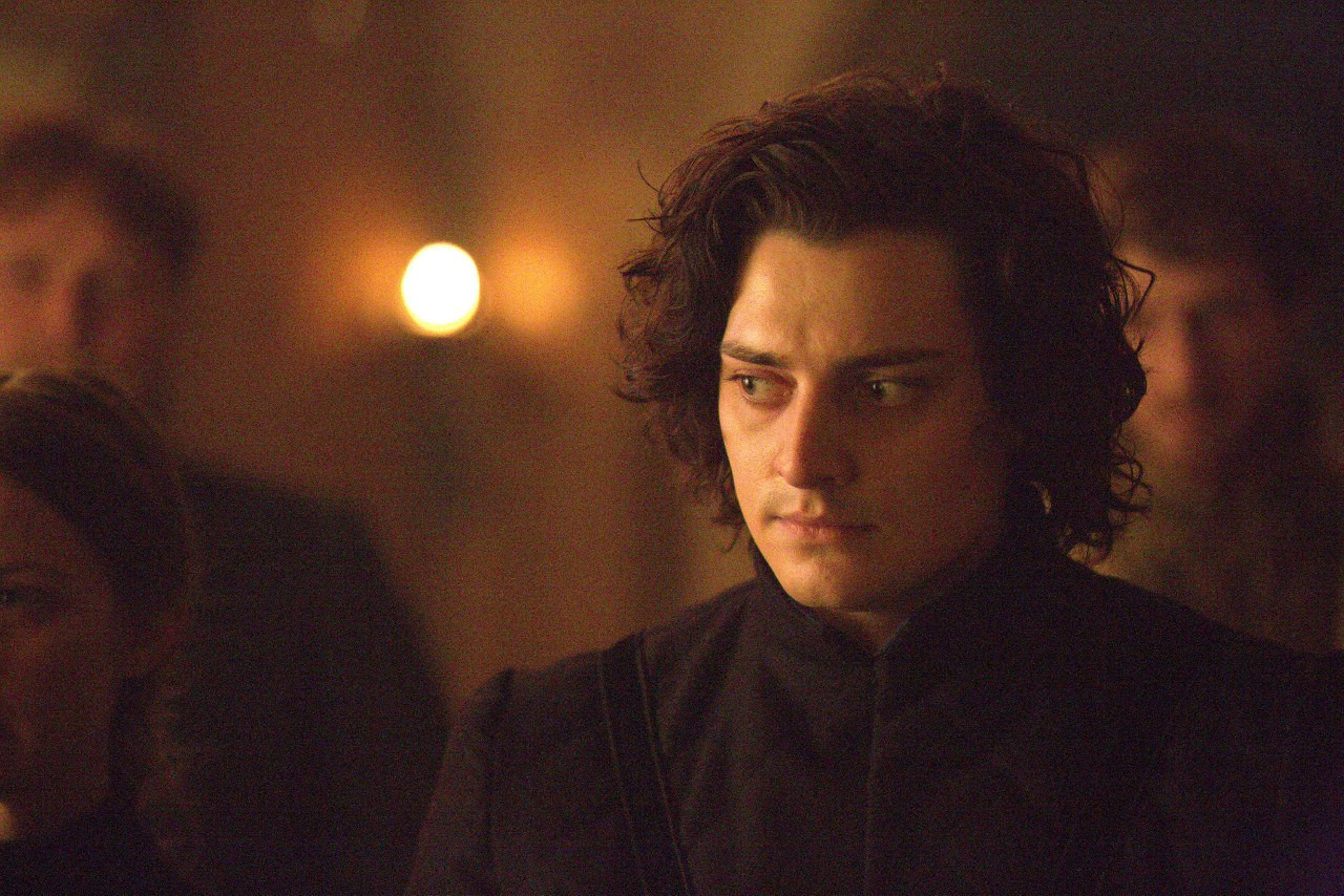 Анайрин Барнард (Aneurin Barnard)