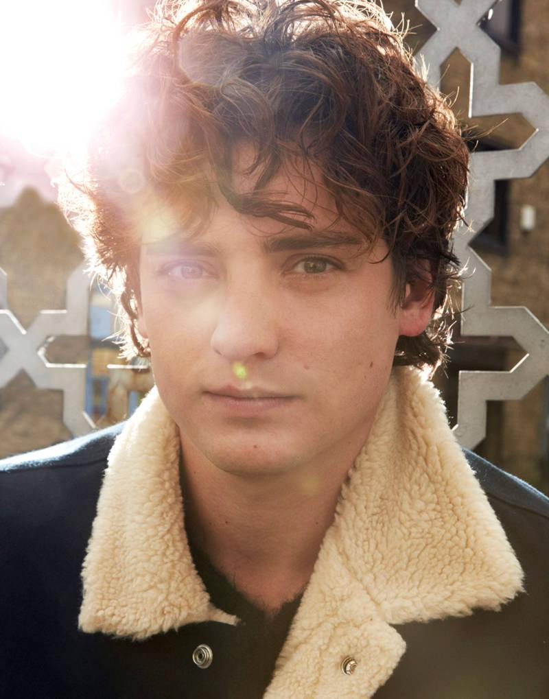 Анайрин Барнард (Aneurin Barnard)