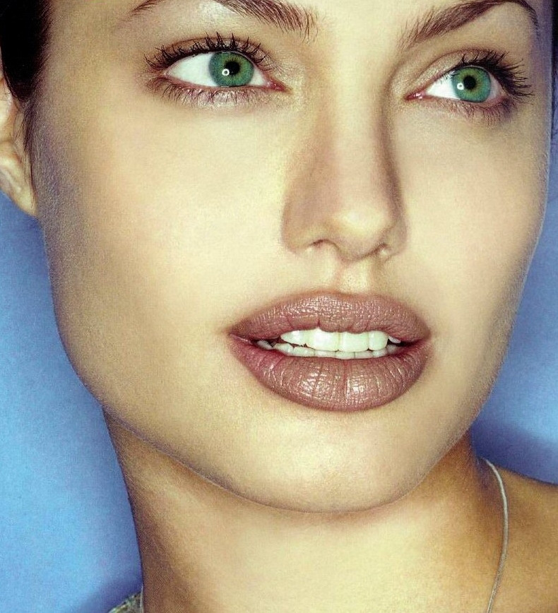 Анджелина Джоли (Angelina Jolie)