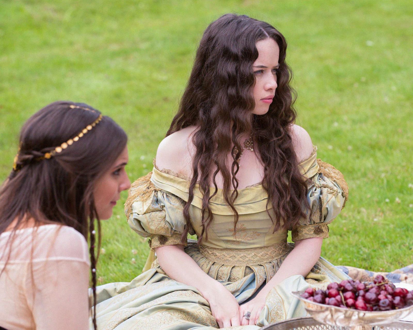 Анна Попплуэлл (Anna Popplewell)