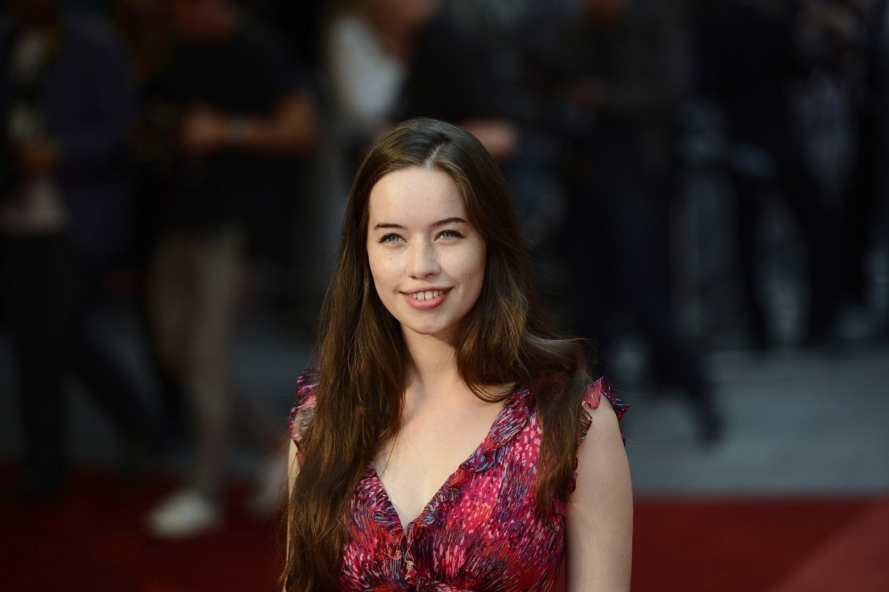 Анна Попплуэлл - Anna Popplewell фото №623411