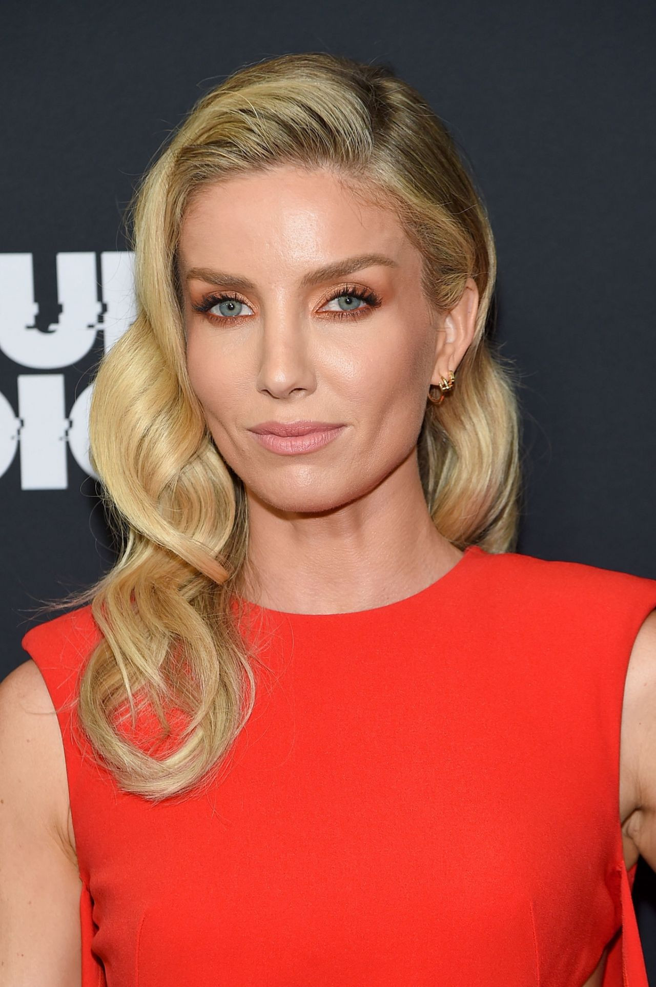 Аннабелль Уоллис (Annabelle Wallis)