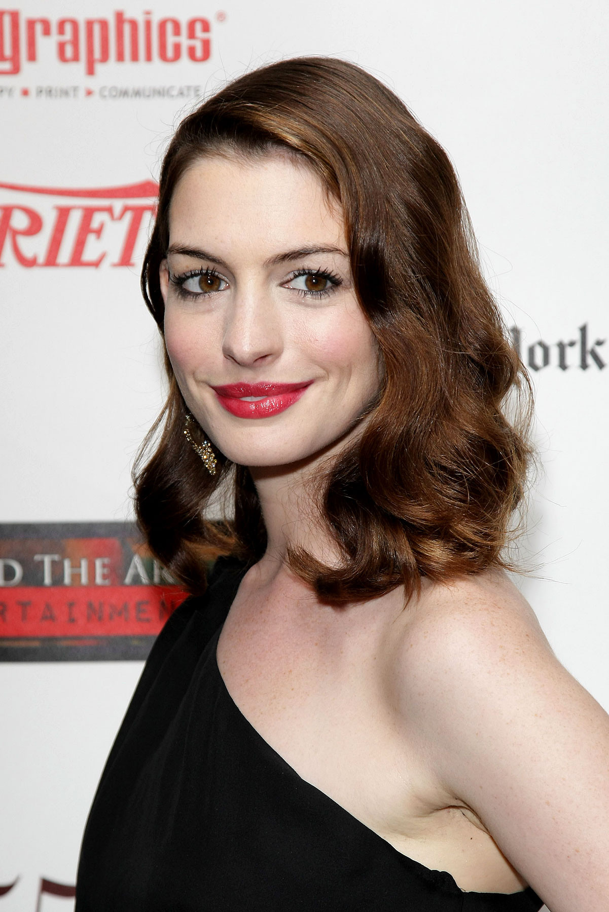 Энн Хэтэуэй (Anne Hathaway)