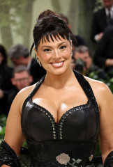 Ashley Graham – Met Gala 2024 фото №1394733