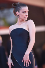 Barbara Palvin - Madres Paralelas Premiere at 78th Venice Film Festival 09/01/21 фото №1308080