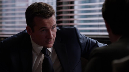 Barry Sloane - Revenge (2013) 2x15 'Retribution' фото №1263816