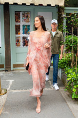 Bella Hadid - Orebella Pop-Up Store in West Village, New York 05/04/2024 фото №1394557