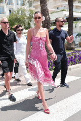Bella Hadid – Out in Cannes May 2024 фото №1395784