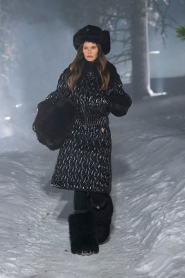 Bianca Balti for Moncler Grenoble F/W 24 Show Saint Moritz фото №1389026