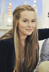 Bridgit Mendler фото №607359