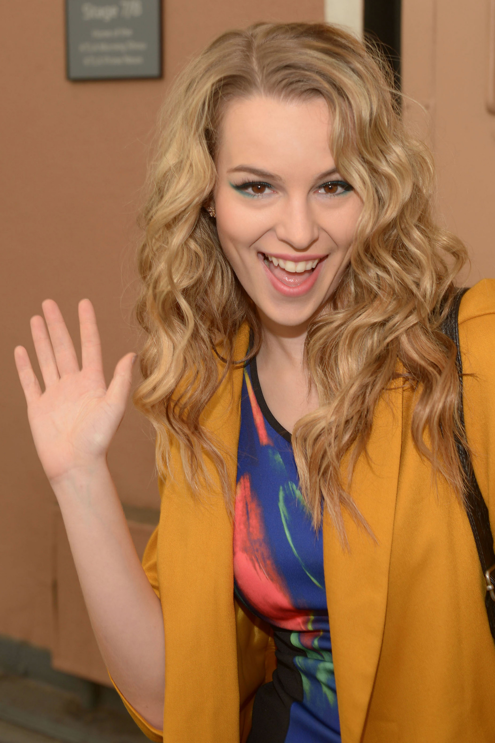 Бриджит Мендлер (Bridgit Mendler)