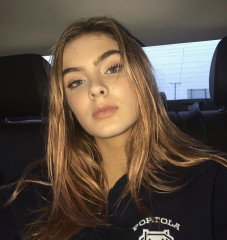 Brighton Sharbino – Social Media Pics фото №1059308