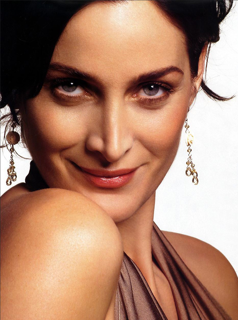 Кэрри Энн Мосс (Carrie Anne Moss)