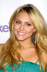 Cassie Scerbo фото №490190