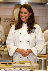 Catherine, Duchess of Cambridge фото №429715