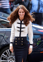 Catherine, Duchess of Cambridge фото №416702