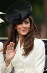 Catherine, Duchess of Cambridge фото №424511