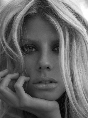 Charlotte Mckinney фото №890786