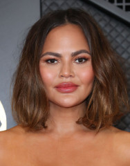 Chrissy Teigen – GRAMMY Awards 2024 фото №1387426